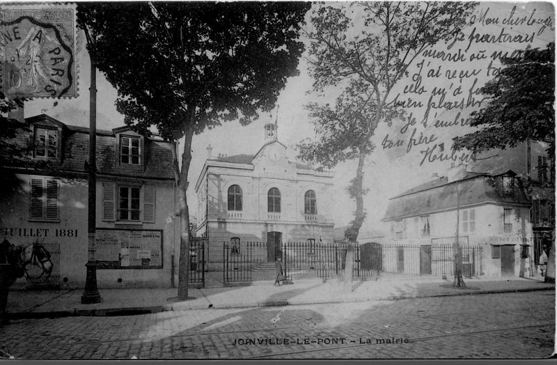 La première mairie.